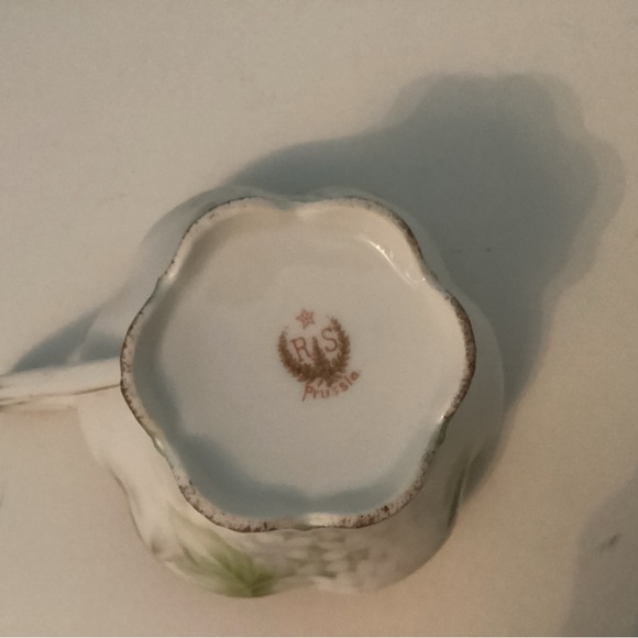 RS Prussia Red Mark Porcelain White Flower Gold Trim Cup & Saucer 1900-1919 - Picture 5 of 6